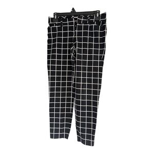 Old Navy Pixie Black and White Patterned Pants. Size M.